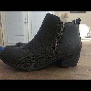 Dunes ankle boots size 7.5